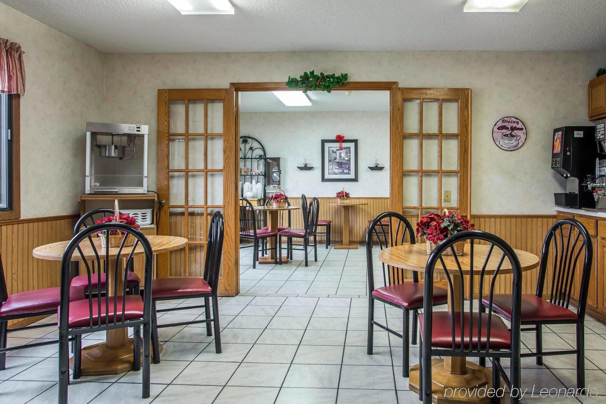 Econo Lodge Inn & Suites Dubuque Zewnętrze zdjęcie