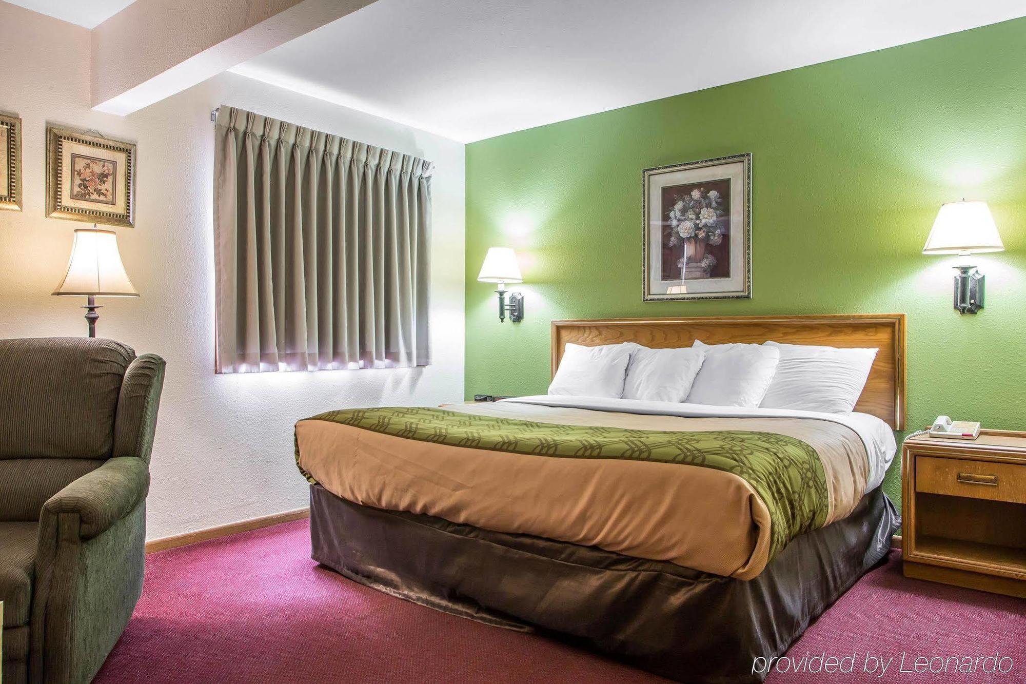 Econo Lodge Inn & Suites Dubuque Zewnętrze zdjęcie