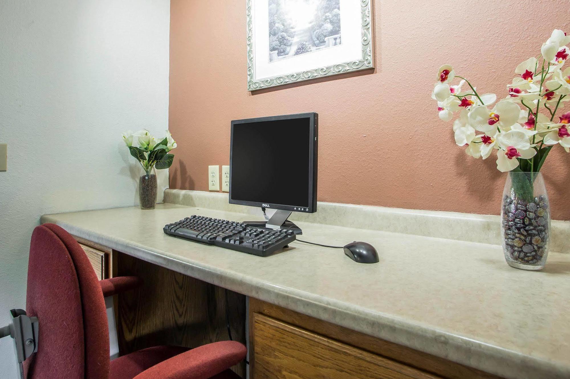 Econo Lodge Inn & Suites Dubuque Zewnętrze zdjęcie
