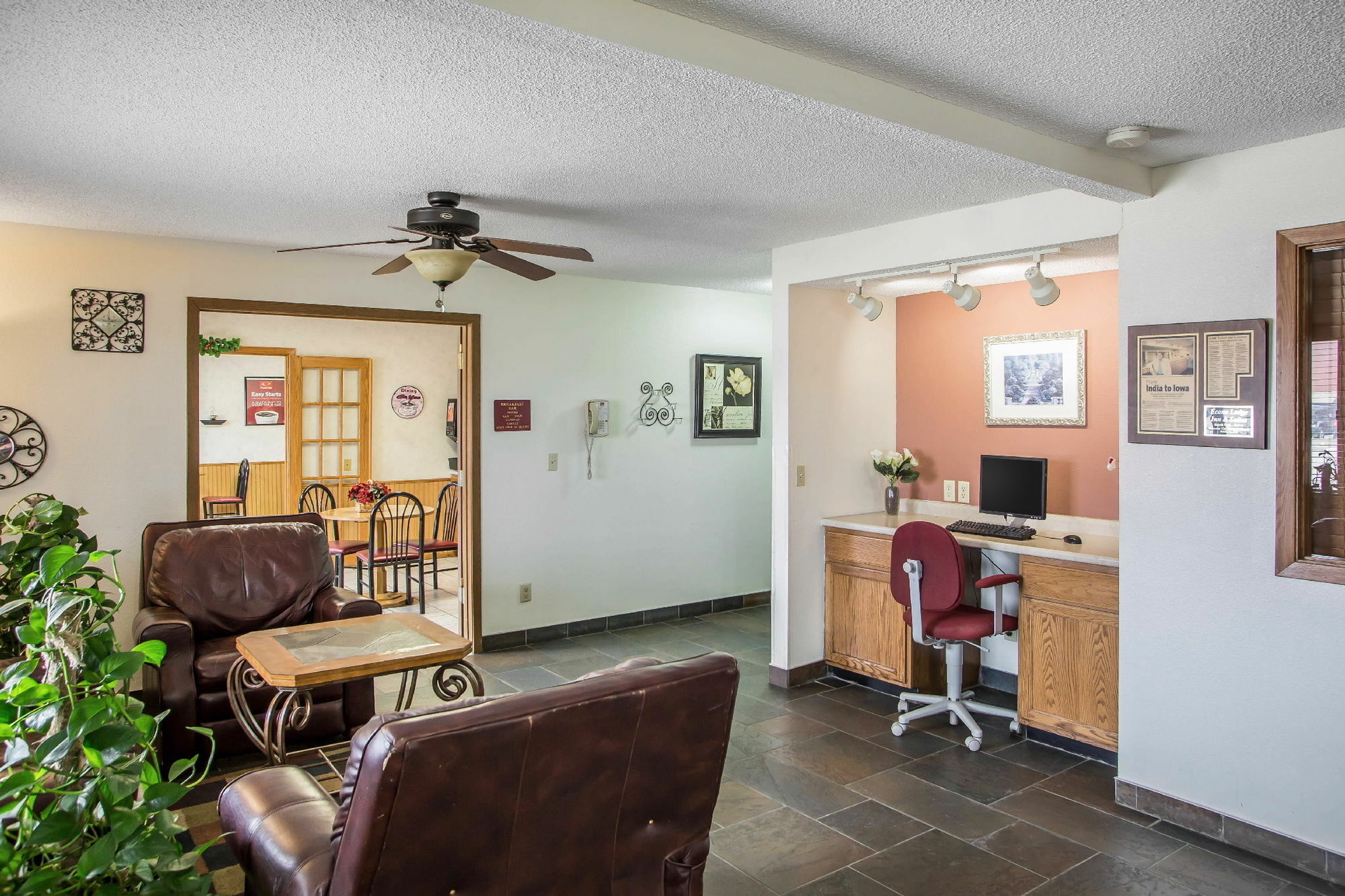 Econo Lodge Inn & Suites Dubuque Zewnętrze zdjęcie